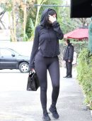 Kylie-Jenner-in-Black-Spandex-5