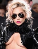 Lady-Gaga-at-59th-Grammy-Awards-14
