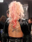 Lady-Gaga-at-59th-Grammy-Awards-7