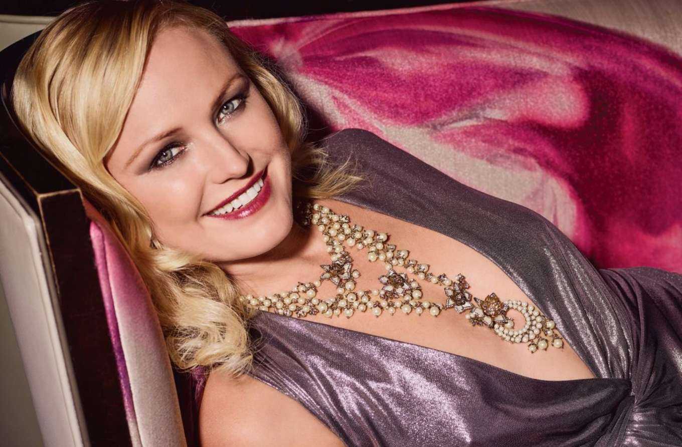 Malin-Akerman-in-Watch-Magazine-2017-2