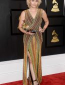 Paris-Jackson-at-59th-GRAMMY-Awards-8