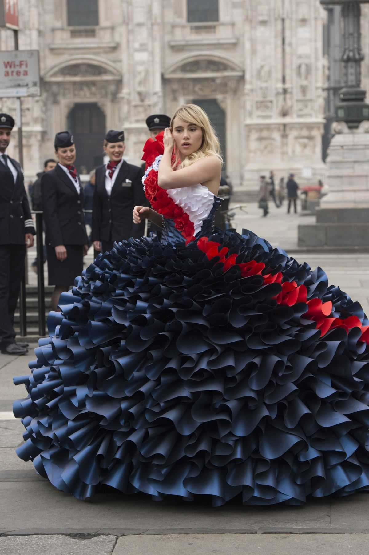 Suki-Waterhouse-on-the-Set-of-British-Airways-Advertising-Campaign-in-Milan-8