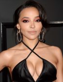 Tinashe-at-59th-Grammy-Awards-in-LA-4
