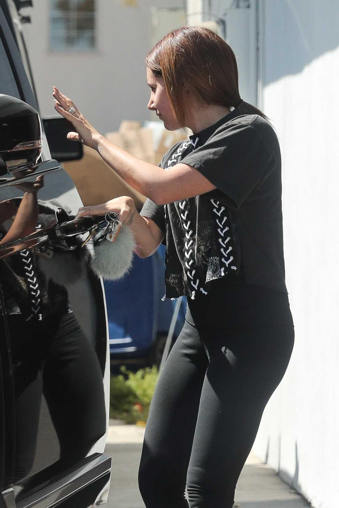 Ashley-Tisdale-806