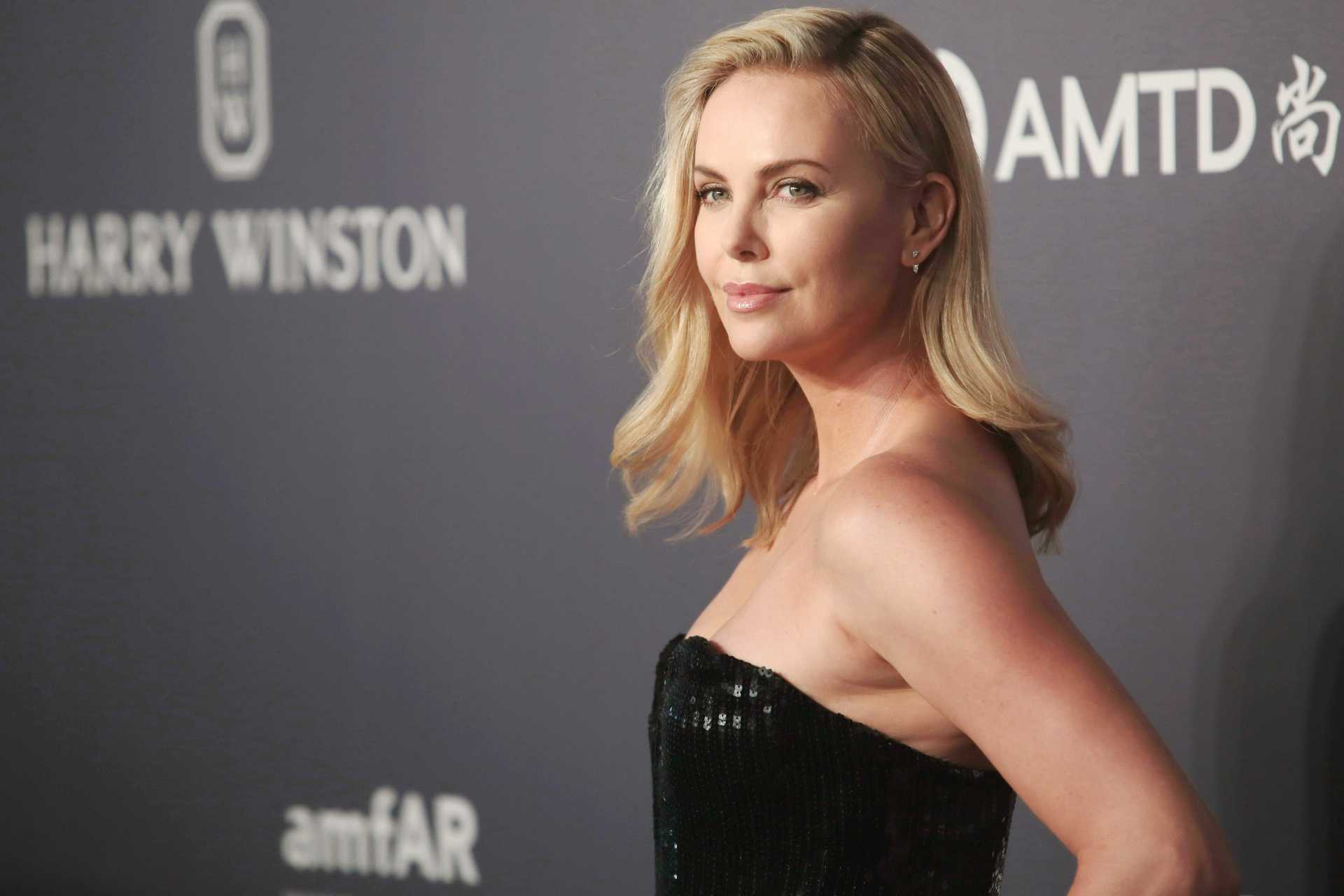 Charlize-Theron-in-Hong-Kong-5