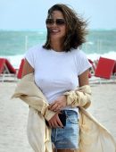 Chrissy-Teigen-2