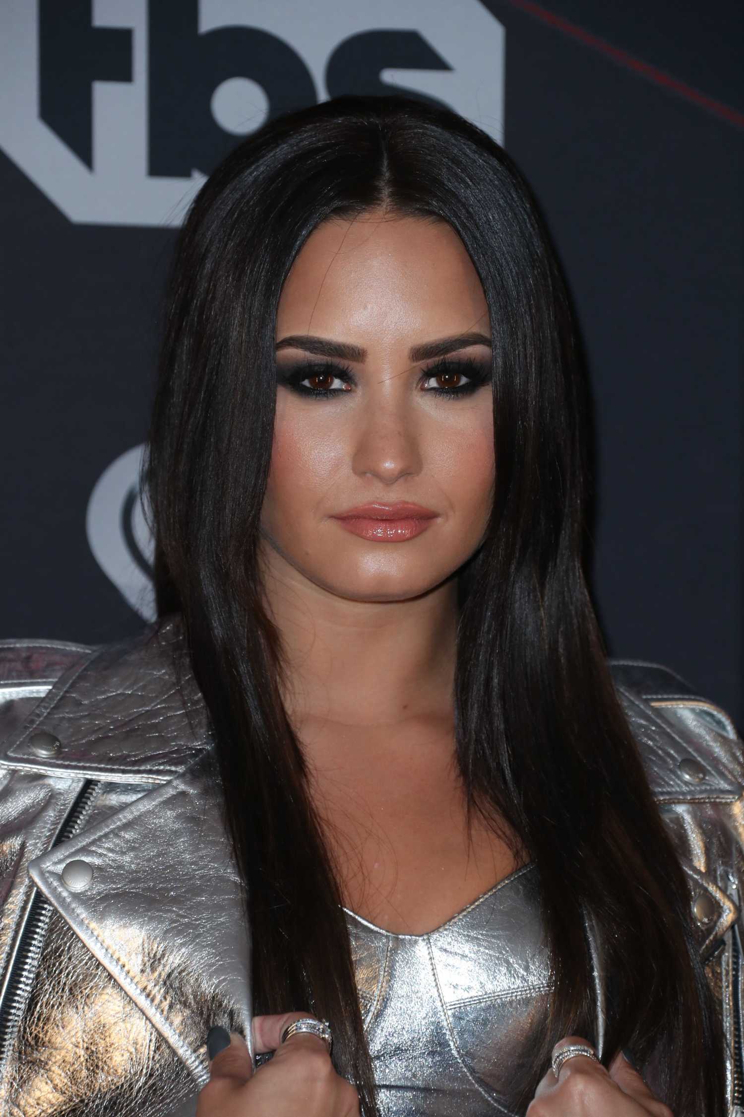 Demi-Lovato-2017-iHeartRadio-Music-Awards-in-Inglewood-5