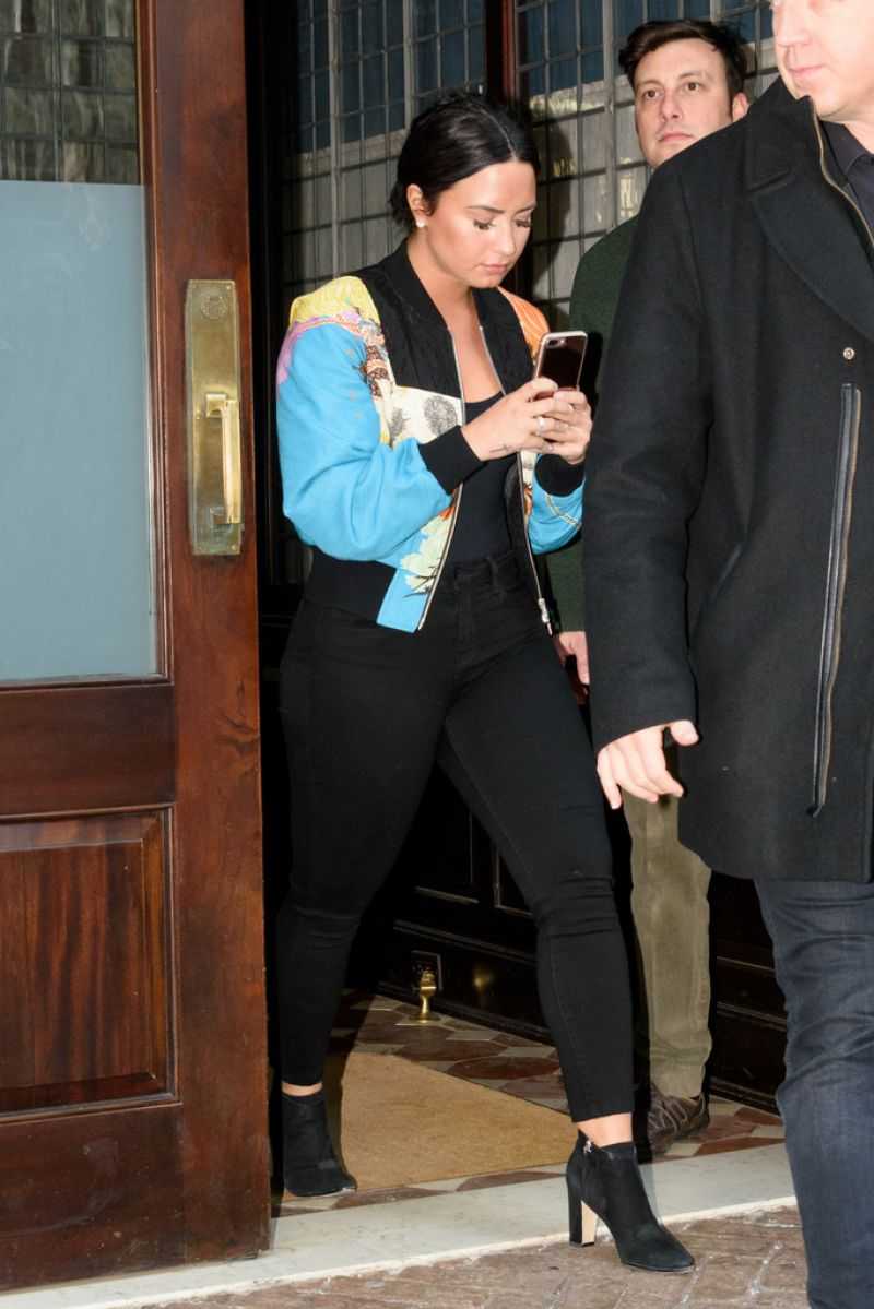 Demi-Lovato-502