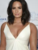 Demi-Lovato-552