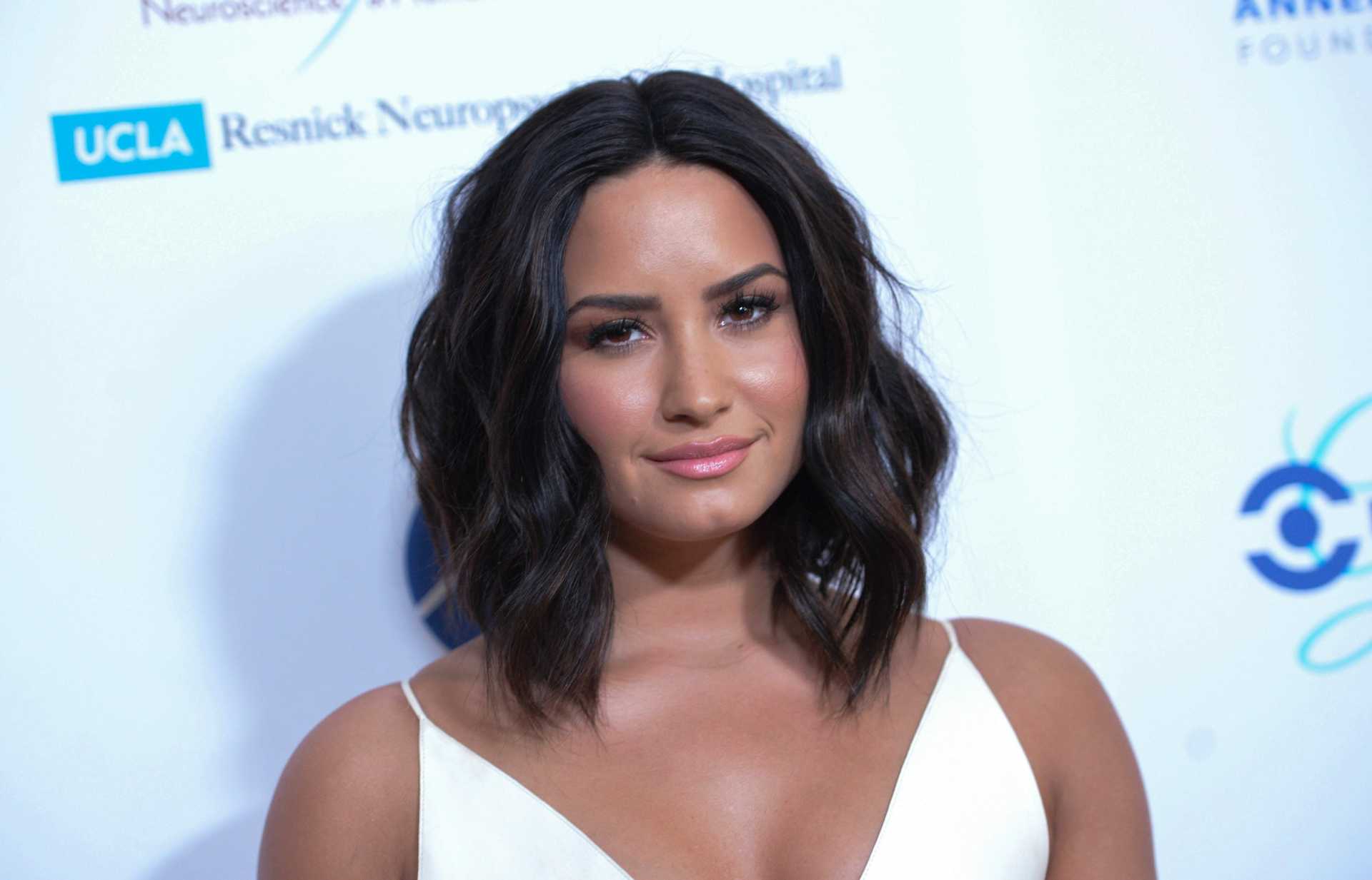 Demi-Lovato-557