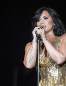 Demi-Lovato-BeautyKind-Unites-Concert-in-Arlington-1