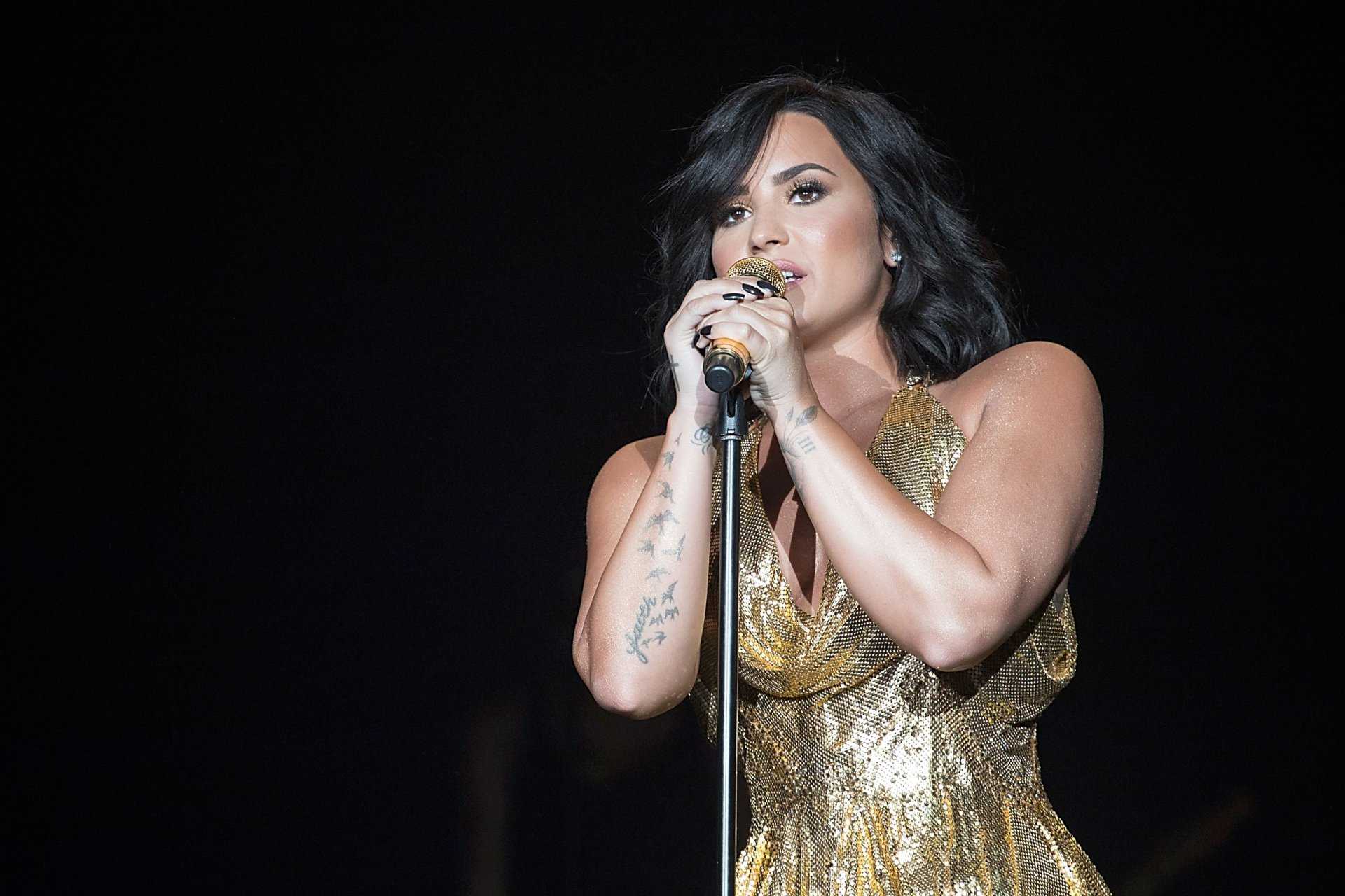 Demi-Lovato-BeautyKind-Unites-Concert-in-Arlington-1