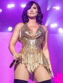 Demi-Lovato-BeautyKind-Unites-Concert-in-Arlington-4