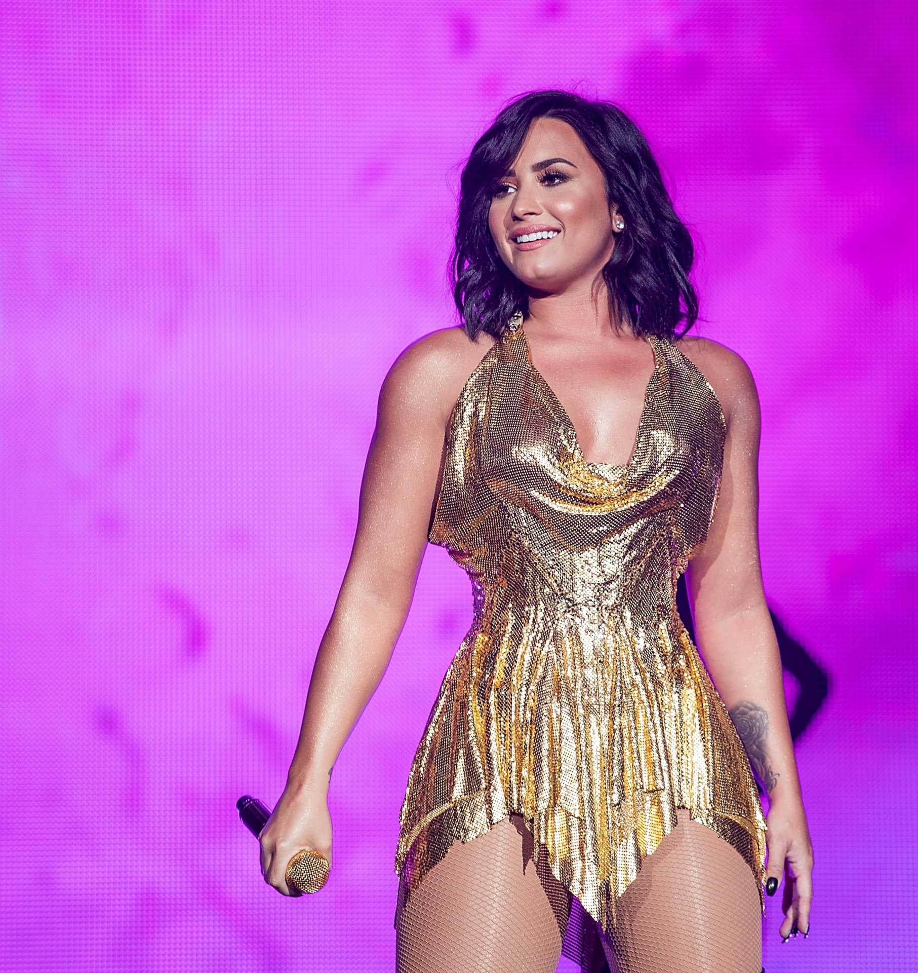 Demi-Lovato-BeautyKind-Unites-Concert-in-Arlington-5