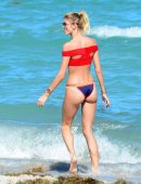 Devon-Windsor-in-Bikini-14