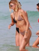 Devon-Windsor-in-Bikini-305