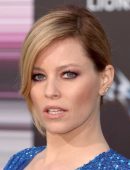 Elizabeth-Banks-at-the-Premiere-of-Power-Rangers-in-LA-5