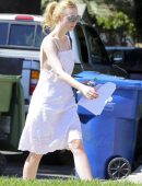 Elle-Fanning-Areola-12