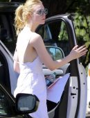 Elle-Fanning-Areola-5