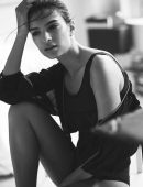Emily-Ratajkowski-DKNY-March-2017-2
