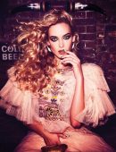 Hannah-Ferguson-Wonderland-Spring-2017-11