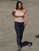 Katharine-McPhee-Set-of-Scorpion-4