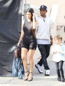 Kourtney-Kardashian-Leggy-in-Shorts-5