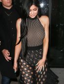 Kylie-Jenner-Leaving-Catch-LA-6