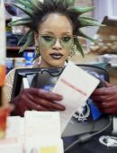 Rihanna-in-Paper-Magazine-14