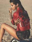Selena-Gomez-Vogue-April-2017-1