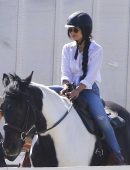 Vanessa-Hudgens-Riding-a-Horse-7