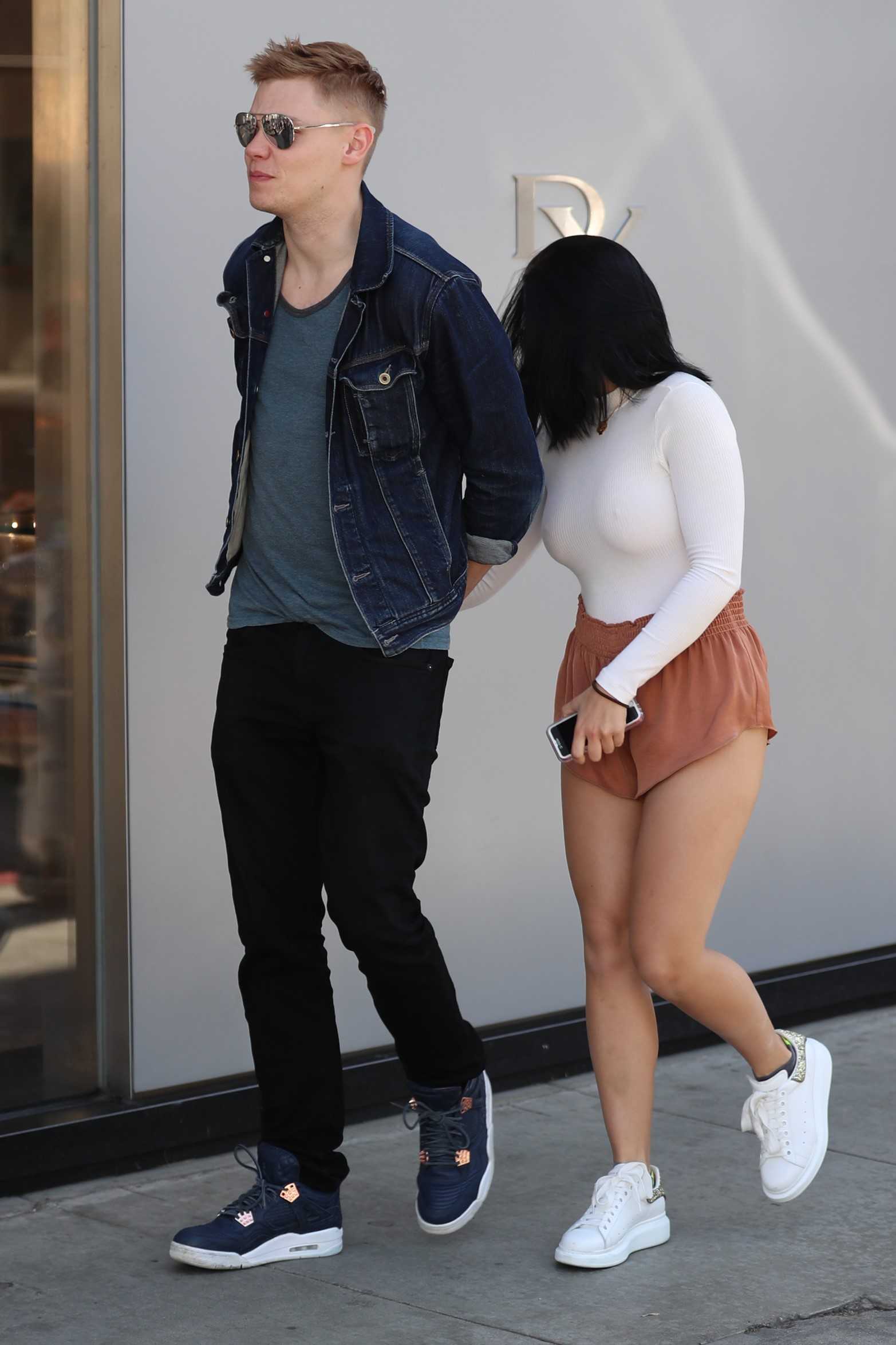 Ariel-Winter-Leggy-14