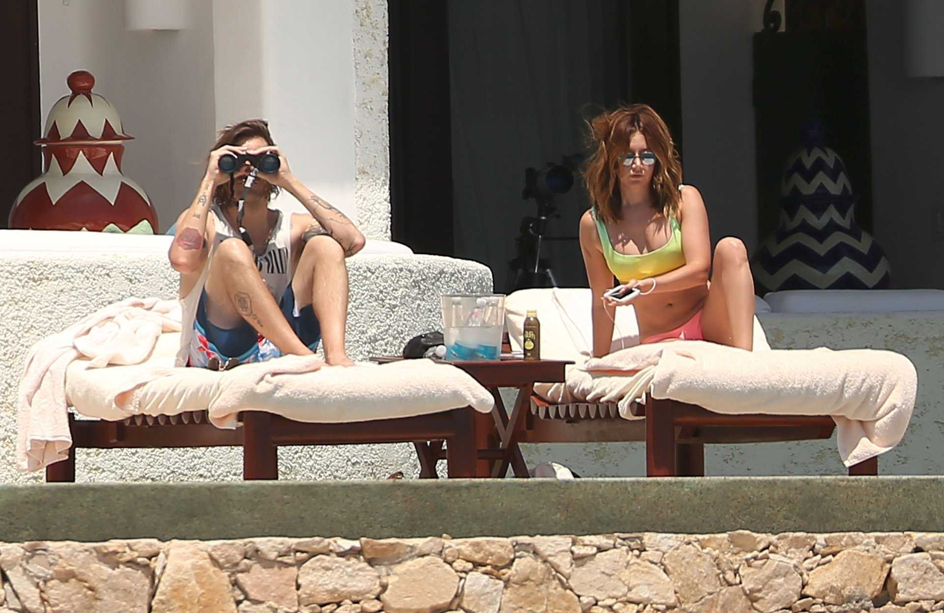 Ashley-Tisdale-7