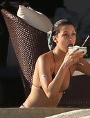 Bella-Hadid-14