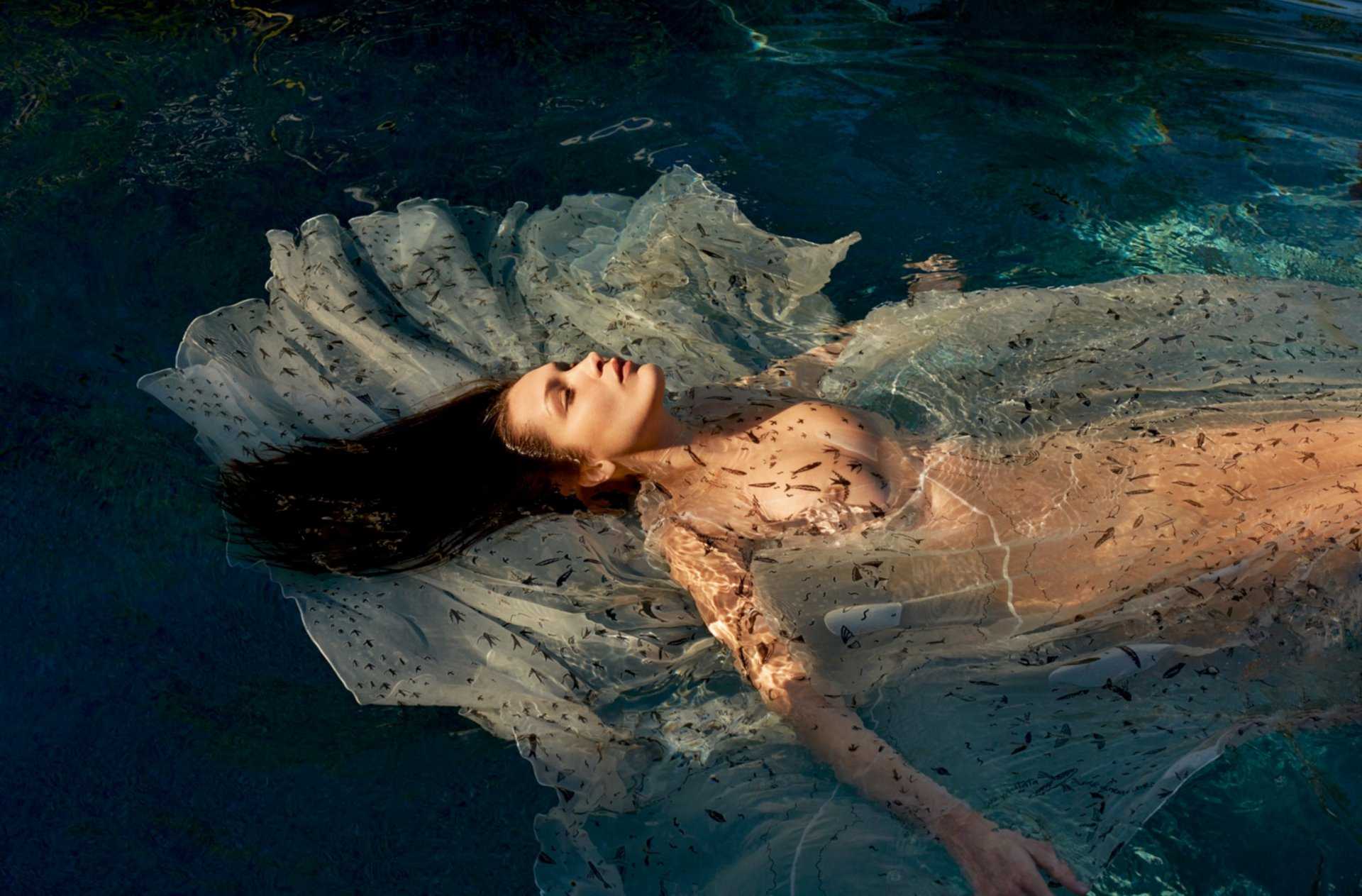 Bella-Hadid-Porter-Magazine-Photoshoot-13