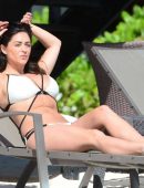 Casey-Batchelor-in-Bikini-714