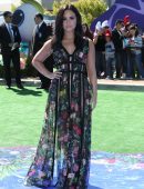 Demi-Lovato-at-Premiere-of-Smurfs-The-Lost-Village-LA-1