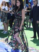 Demi-Lovato-at-Premiere-of-Smurfs-The-Lost-Village-LA-4