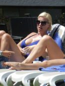 Denise van Outen in Swimsuit at Poolside in Marbella