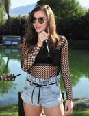 Hailee Steinfeld - Performing during The Hyde Away in Thermal, CA