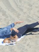 Katharine-McPhee-on-the-Set-of-Scorpion-in-Malibu-3