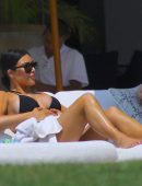 Kim-Kardashian-and-Kourtney Kardashian-114