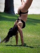 Kim-Kardashian-and-Kourtney-Kardashian-831