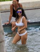 Kourtney-Kardashian-in-Bikini-2