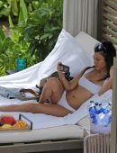 Kourtney-Kardashian-in-Bikini-9