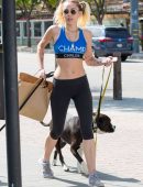 Miley-Cyrus-in-Leggings-walking-her-dogs-4