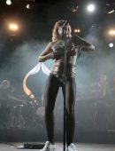 Tove Lo – Topless, Performing Onstage at Coachella 2017, Day 3 in Indio