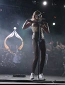 Tove Lo – Topless, Performing Onstage at Coachella 2017, Day 3 in Indio