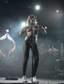 Tove Lo – Topless, Performing Onstage at Coachella 2017, Day 3 in Indio