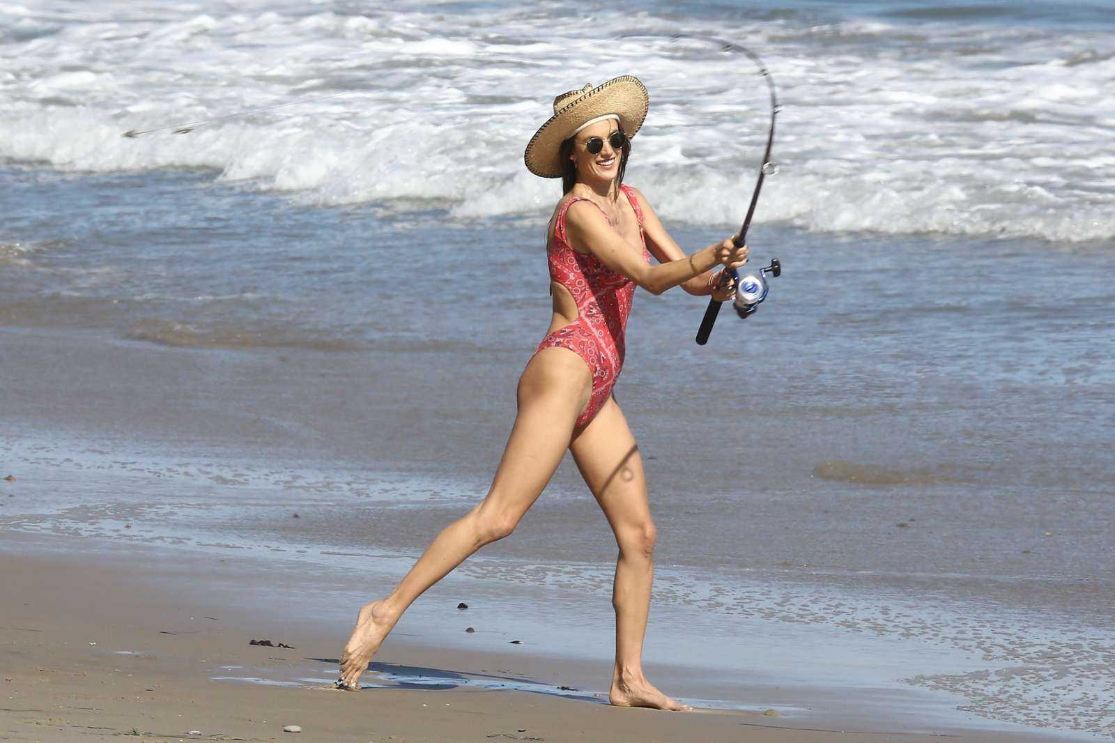 Alessandra-Ambrosio-in-Swimsuit-971